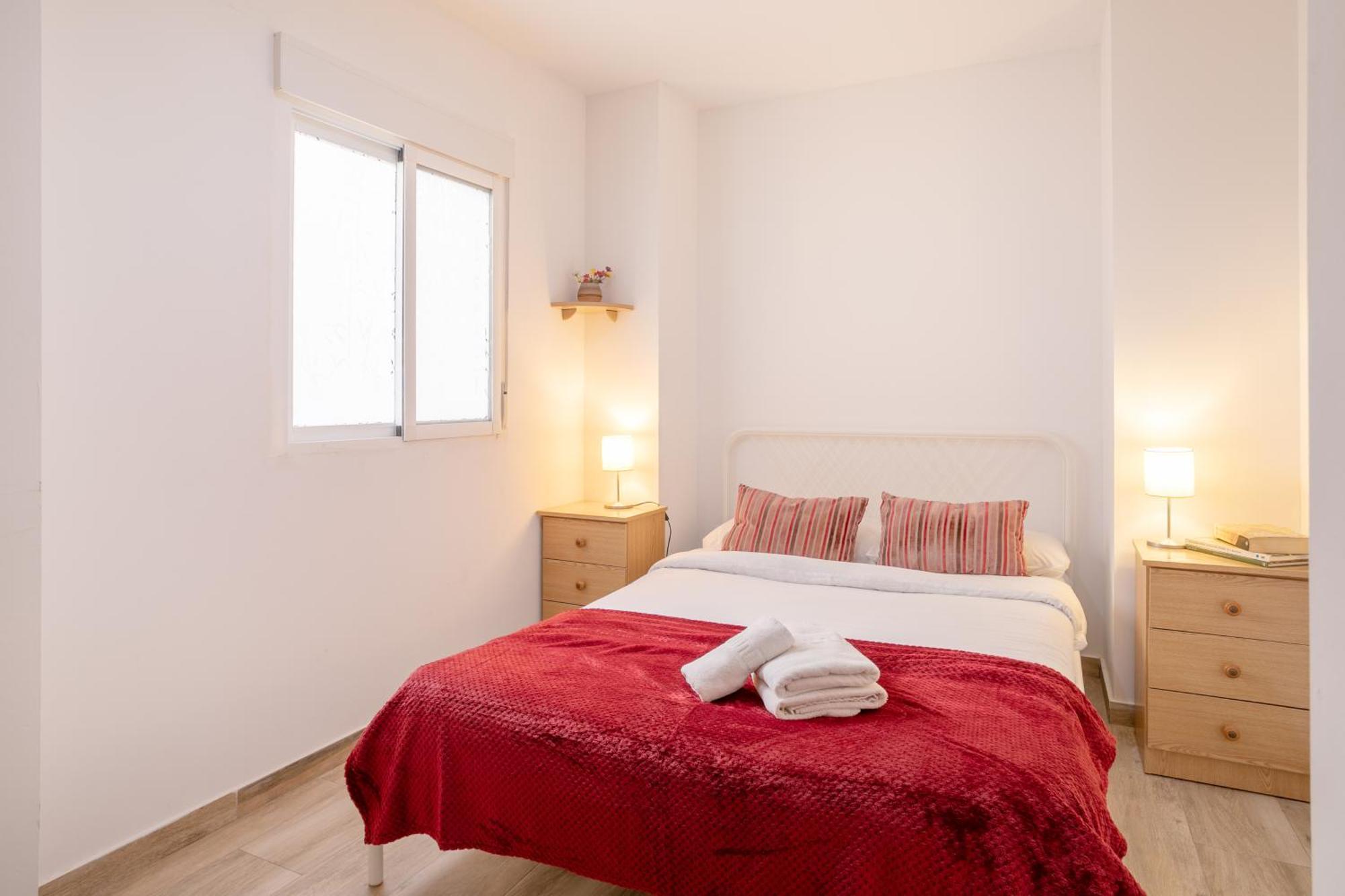 Apartamentos San Leandro, Centro Аликанте Екстериор снимка