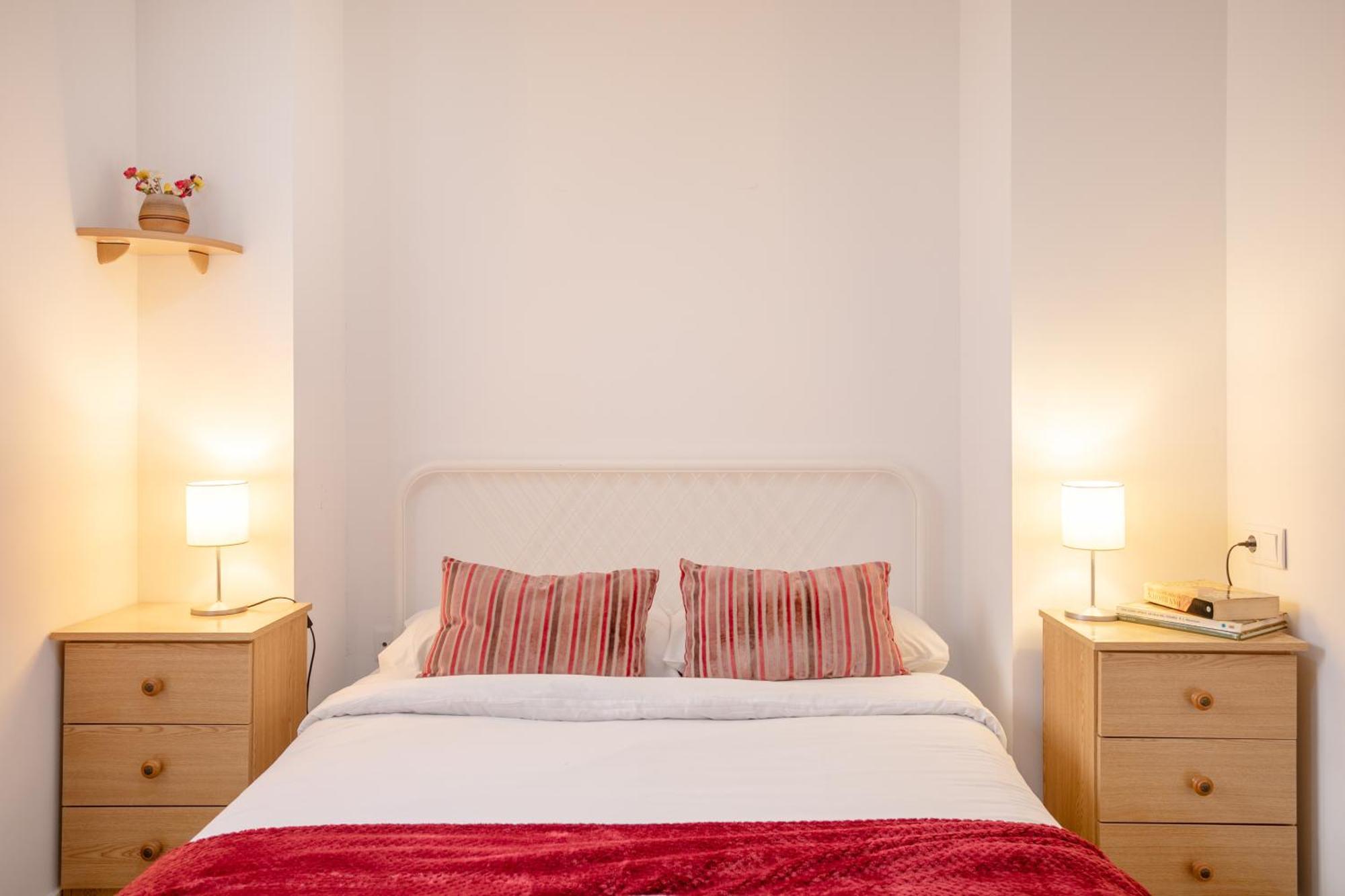 Apartamentos San Leandro, Centro Аликанте Екстериор снимка